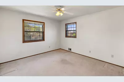 18120  Le Chateau Dr, Brookfield, WI 53045 - Photo 21