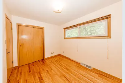 N78W16300  Carl Ross Dr, Menomonee Falls, WI 53051 - Photo 13