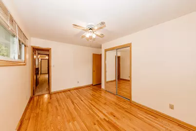 N78W16300  Carl Ross Dr, Menomonee Falls, WI 53051 - Photo 17