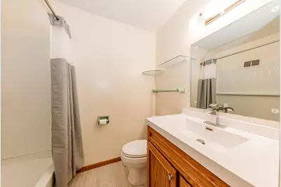 N78W16300  Carl Ross Dr, Menomonee Falls, WI 53051 - Photo 11