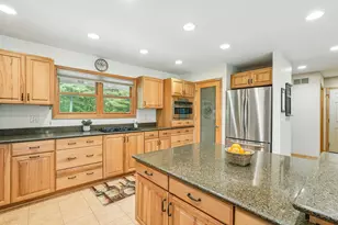 8040 W S County Line Rd, Franklin, WI 53126 - Photo 9