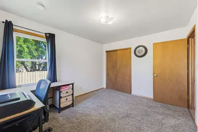 8820 W Travis Ln, Franklin, WI 53132 - Photo 21