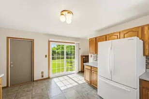 8820 W Travis Ln, Franklin, WI 53132 - Photo 11