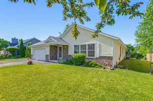 8820 W Travis Ln, Franklin, WI 53132 - Photo 27