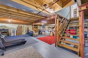 8820 W Travis Ln, Franklin, WI 53132 - Photo 25