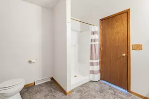 8820 W Travis Ln, Franklin, WI 53132 - Photo 17