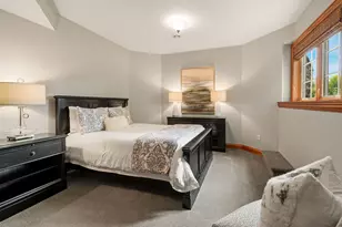11092 N Sutton Ridge Dr, Mequon, WI 53097 - Photo 31