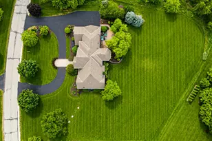 11092 N Sutton Ridge Dr, Mequon, WI 53097 - Photo 7