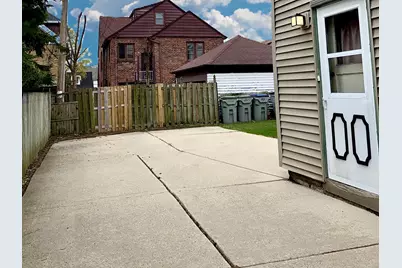 1825 N 58th St #1827, Milwaukee, WI 53208 - Photo 31