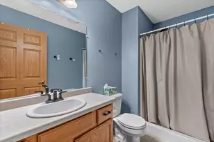 723 Wood River Ct, West Bend, WI 53095 - Photo 17