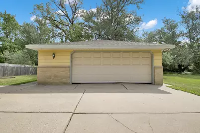 5020 N Lovers Lane Rd, Milwaukee, WI 53225 - Photo 31
