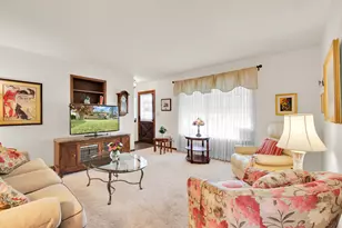 5020 N Lovers Lane Rd, Milwaukee, WI 53225 - Photo 9
