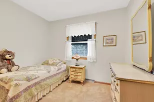 5020 N Lovers Lane Rd, Milwaukee, WI 53225 - Photo 17