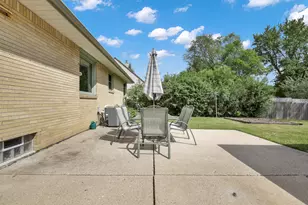5020 N Lovers Lane Rd, Milwaukee, WI 53225 - Photo 27
