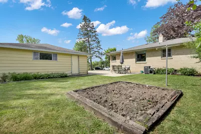 5020 N Lovers Lane Rd, Milwaukee, WI 53225 - Photo 29