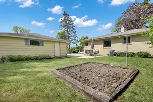 5020 N Lovers Lane Rd, Milwaukee, WI 53225 - Photo 29