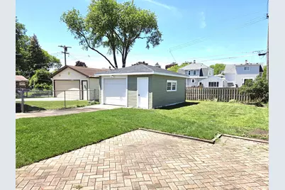 732  Arthur Ave, Racine, WI 53405 - Photo 5