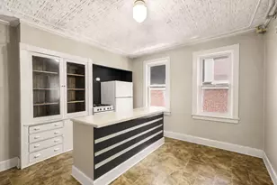 1729 N Warren Ave, Milwaukee, WI 53202 - Photo 5