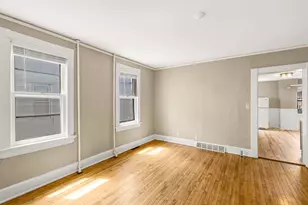 1729 N Warren Ave, Milwaukee, WI 53202 - Photo 25