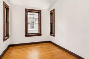 1729 N Warren Ave, Milwaukee, WI 53202 - Photo 17