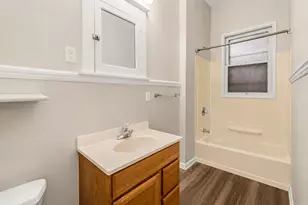 1729 N Warren Ave, Milwaukee, WI 53202 - Photo 39