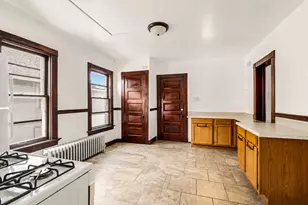 1729 N Warren Ave, Milwaukee, WI 53202 - Photo 11