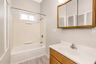1729 N Warren Ave, Milwaukee, WI 53202 - Photo 37