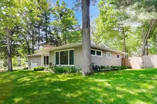 1030 Jenkins Dr, Fontana, WI 53125 - Photo 29