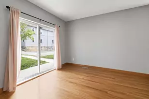 2630 N Bartlett Ave, Milwaukee, WI 53211 - Photo 29