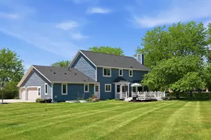 W330N5888 Cedar Bay Dr, Merton, WI 53058 - Photo 3