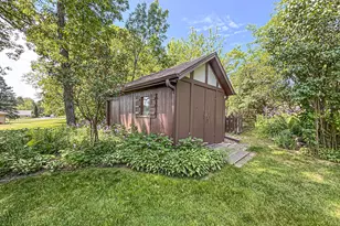 W274N4237 Clara Ct, Pewaukee, WI 53072 - Photo 39