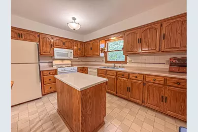 W274N4237  Clara Ct, Pewaukee, WI 53072 - Photo 15