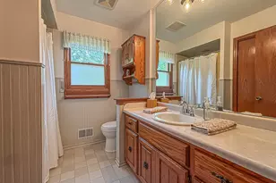 W274N4237 Clara Ct, Pewaukee, WI 53072 - Photo 19
