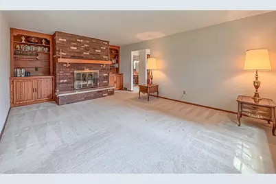 W274N4237  Clara Ct, Pewaukee, WI 53072 - Photo 7