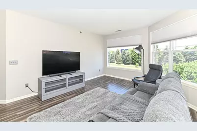 6995 S Riverwood Blvd #S-202, Franklin, WI 53132 - Photo 11