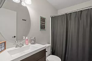7040 Mariner Dr, Racine, WI 53406 - Photo 19