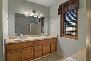 5509 Cambridge Ln, Racine, WI 53406 - Photo 15