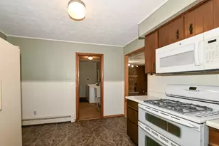 N6924 Oak Ln, Sugar Creek, WI 53121 - Photo 17