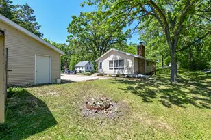 N6924 Oak Ln, Sugar Creek, WI 53121 - Photo 7