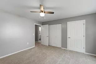 727 Wood River Ct, West Bend, WI 53095 - Photo 15
