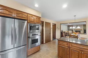 15655 Monet Ct, Brookfield, WI 53005 - Photo 13