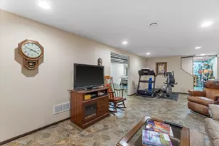 15655 Monet Ct, Brookfield, WI 53005 - Photo 43