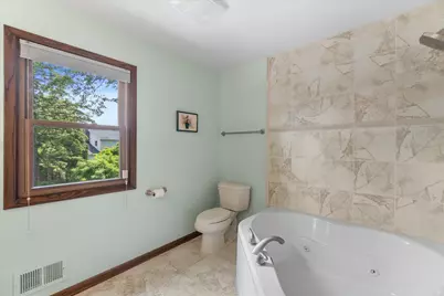 15655  Monet Ct, Brookfield, WI 53005 - Photo 41