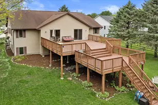 617 Wellington Dr, West Bend, WI 53090 - Photo 3