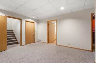 617 Wellington Dr, West Bend, WI 53090 - Photo 37