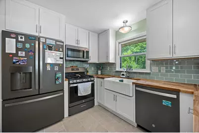 8874 S 81st St, Franklin, WI 53132 - Photo 17