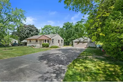 8874 S 81st St, Franklin, WI 53132 - Photo 3