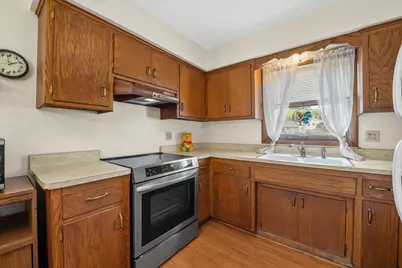 1215  Oscar St, Waukesha, WI 53186 - Photo 9