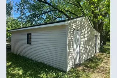1215  Oscar St, Waukesha, WI 53186 - Photo 3