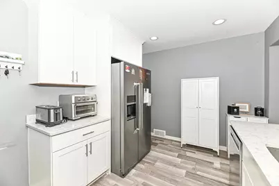 N90W16702  Pershing Ave, Menomonee Falls, WI 53051 - Photo 5